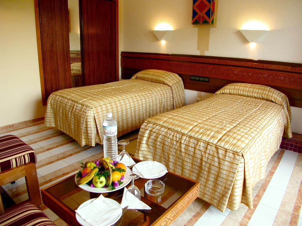 Sidi Harazem Hotel Exterior photo