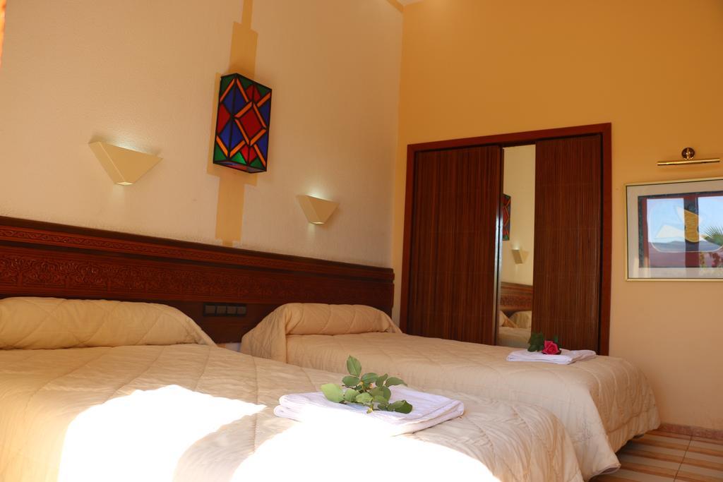 Sidi Harazem Hotel Exterior photo